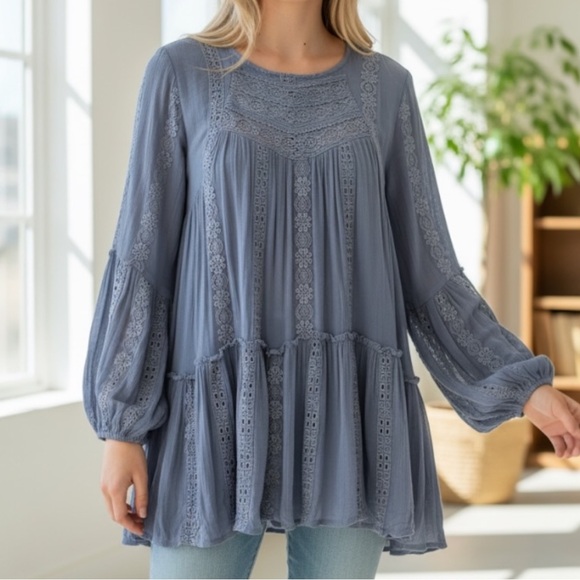 Free People Tops - NEW Free People Kiss Kiss Eyelet Lace Ruffle Tunic Navy SZ XS